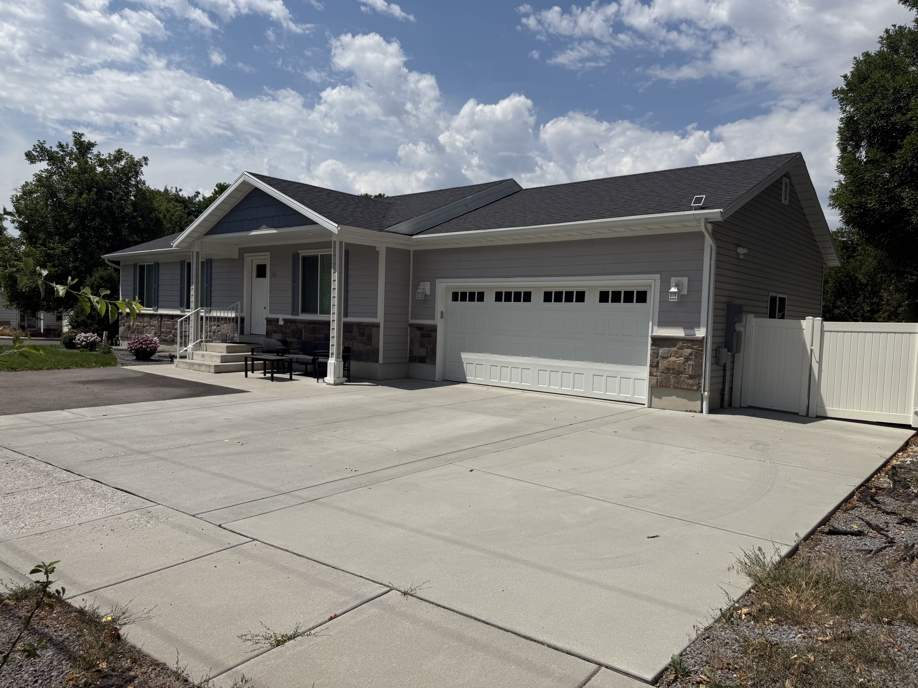 131 Crockett Avenue (230 North)